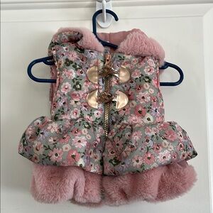 Little Lass floral faux fur accent hooded vest size 3-6m